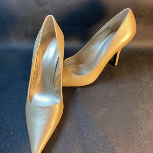 Nine West Champagne high heel dress shoe